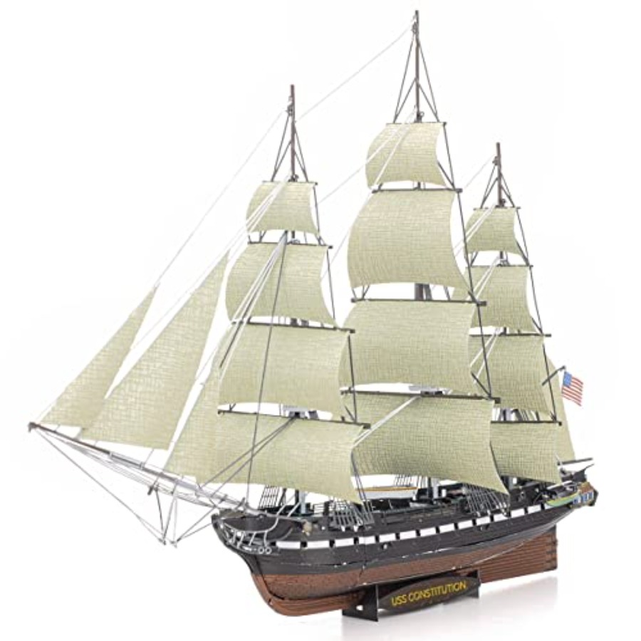 Kit Modello 3D in Metallo dell - Model Kit Uss Constitution recensione e prezzo